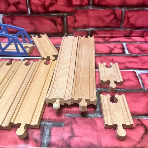 Thomas & Friends Wooden Railway bridge and track pcs - Picture 6 of 8